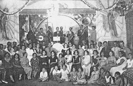 Festa no Cine Clube - Conjunto Jazz Glória - Década de 30. (Acervo: Profª. Stella Haddad de Souza - Página 155)